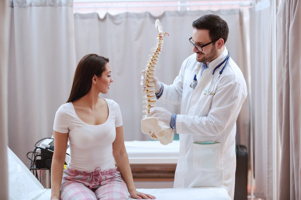Article 7 Warning Signs It’s Time To See A Spine Specialist