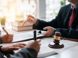 Facing Charges: How To Choose A Criminal Defense Lawyer