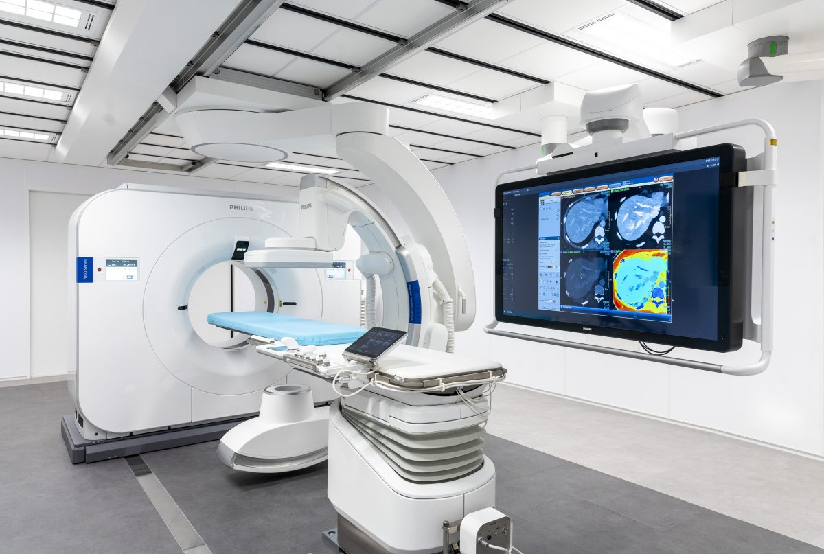 News Philips collaborates with leading institutes to bring its breakthrough spectral CT imaging into the interventional suite